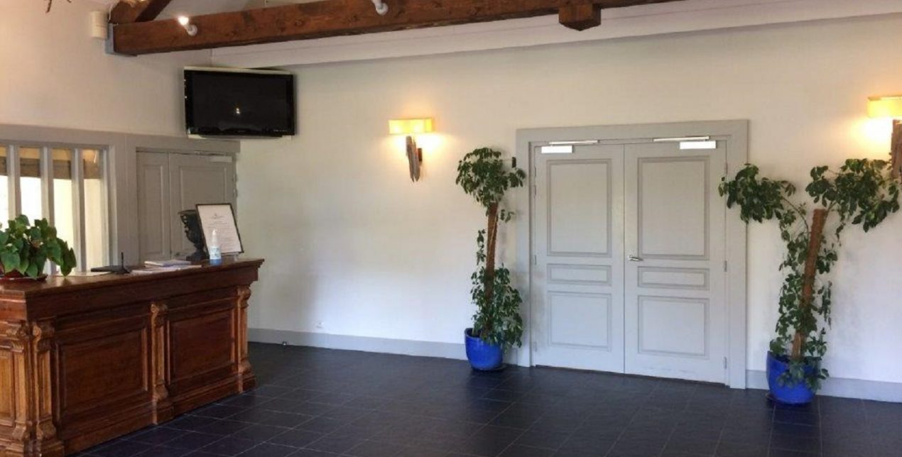 Photo du hall d'entrée du Crématorium de Vannes